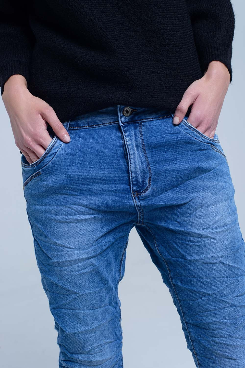 Boyfriend jean com bolso de bolso