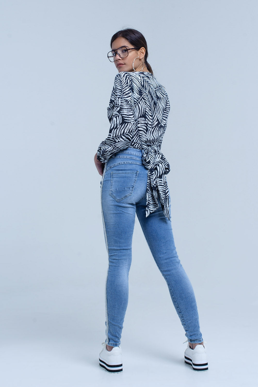 Blusa de mergulho da marinha com folha de impressão