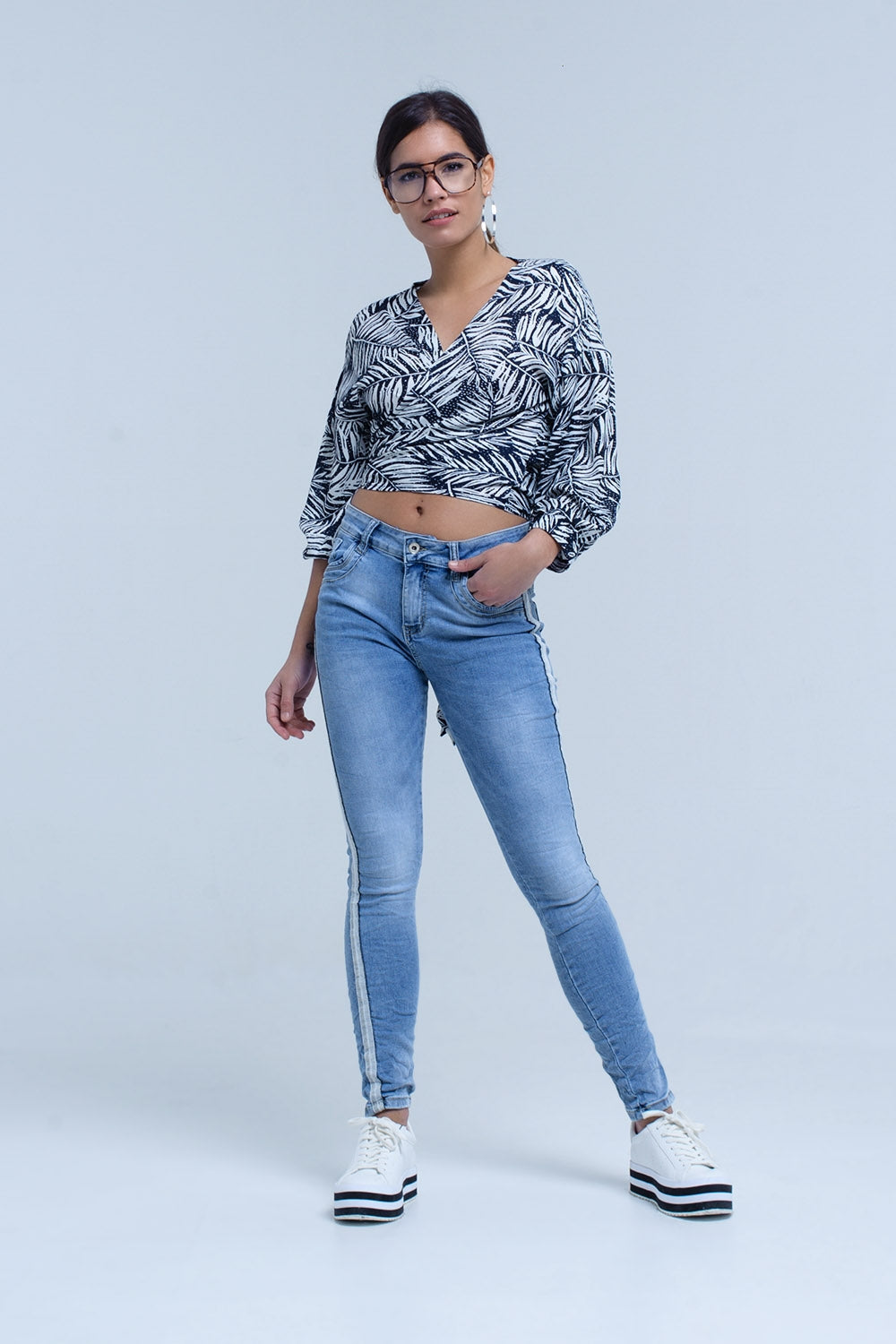 Blusa de mergulho da marinha com folha de impressão