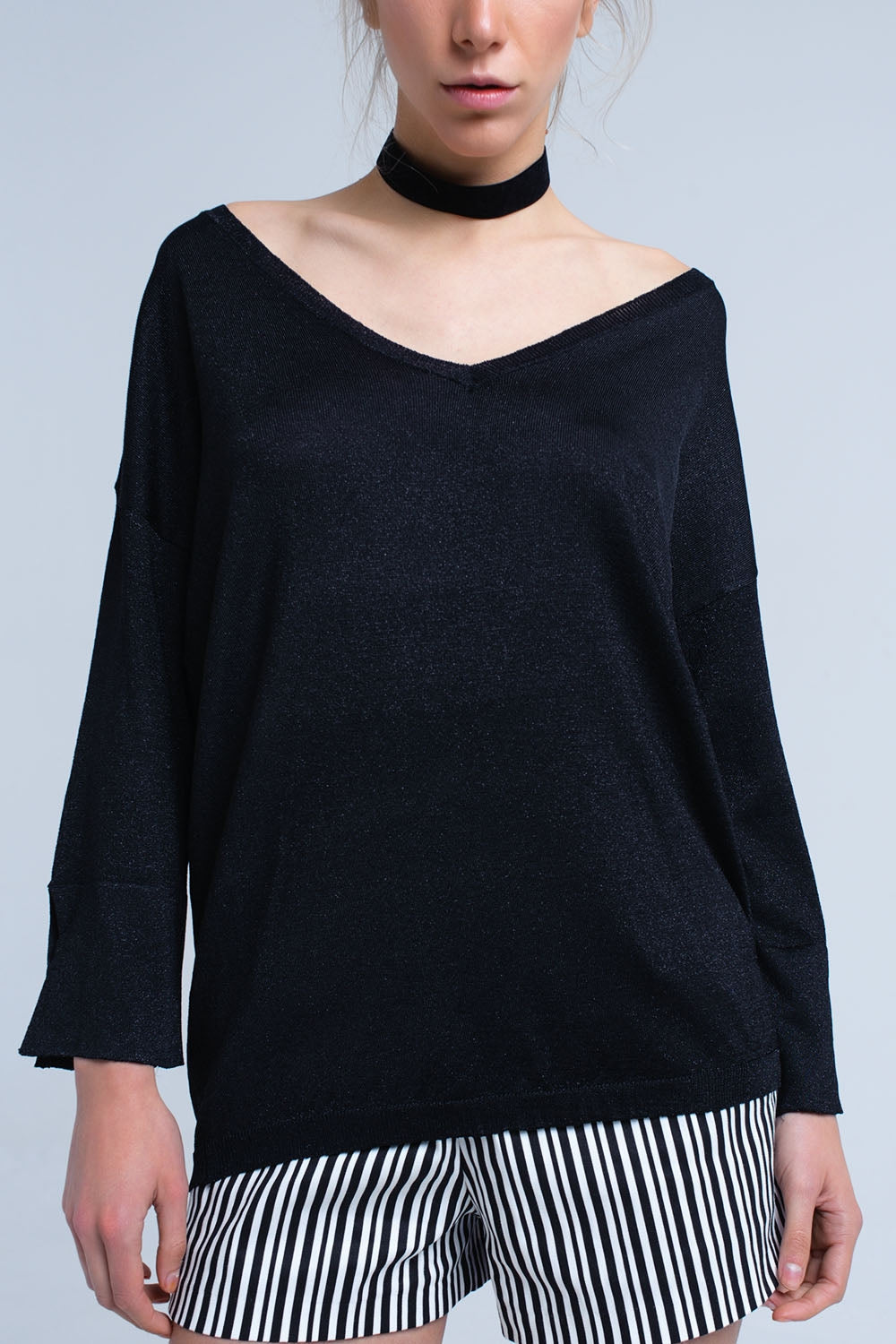 Camisola de malha preta com detalhe em ouro lurex