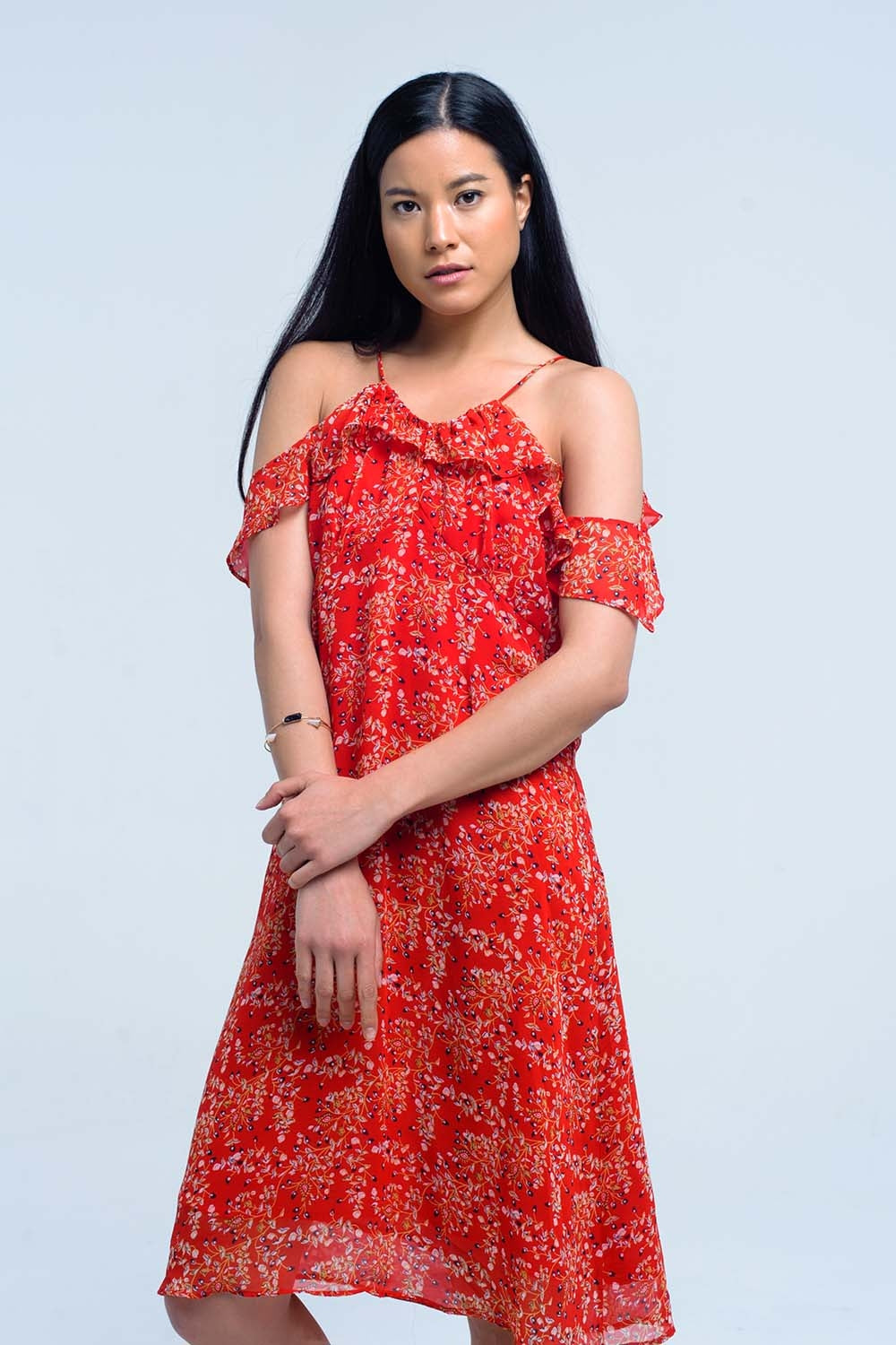 Vestido vermelho com flores e babados impressos