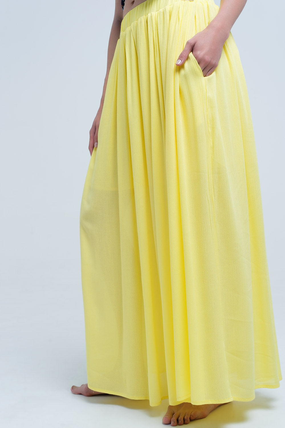 Saia maxi amarela com bolsos