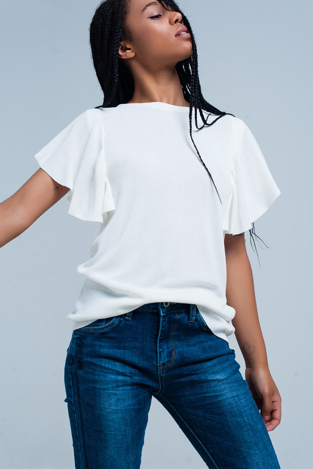 Camisola branca com detalhe de babados