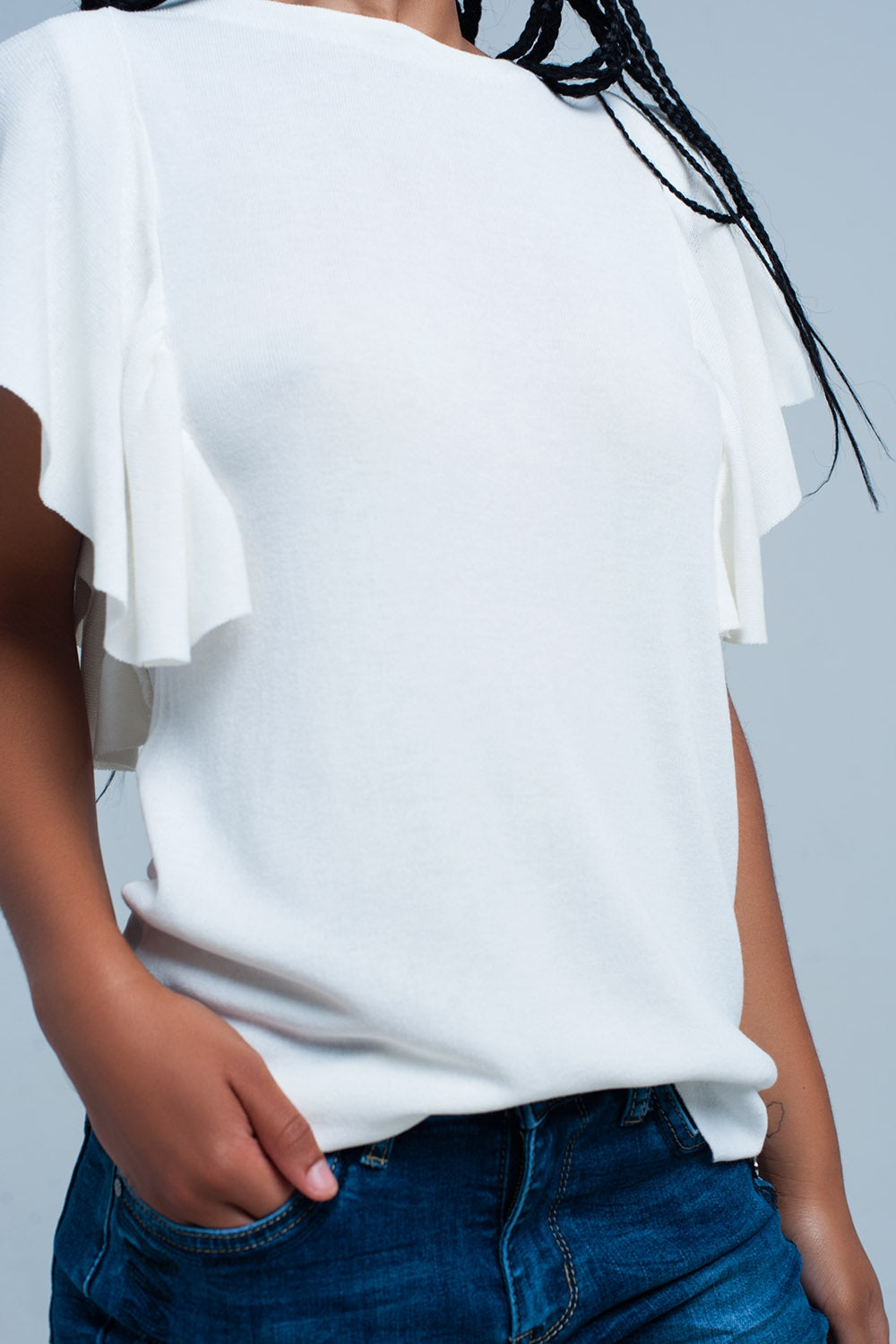 Camisola branca com detalhe de babados
