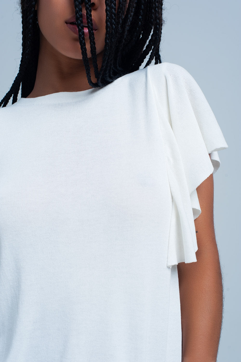 Camisola branca com detalhe de babados