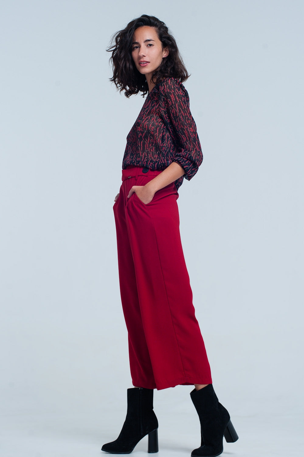 Culottes vermelha Perna larga com detalhe de cintura
