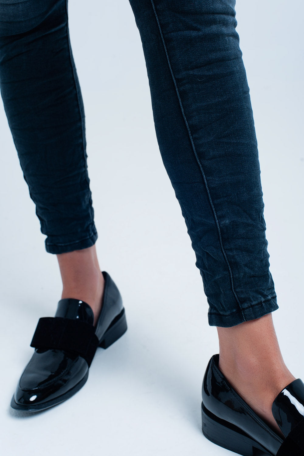Calças de ganga skinny preto enrugado cintura alta