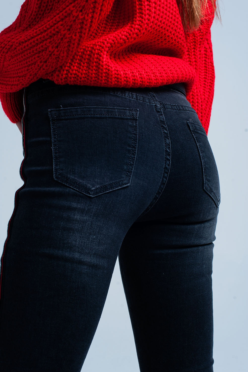 Calças de ganga skinny preto com listra lateral vermelha