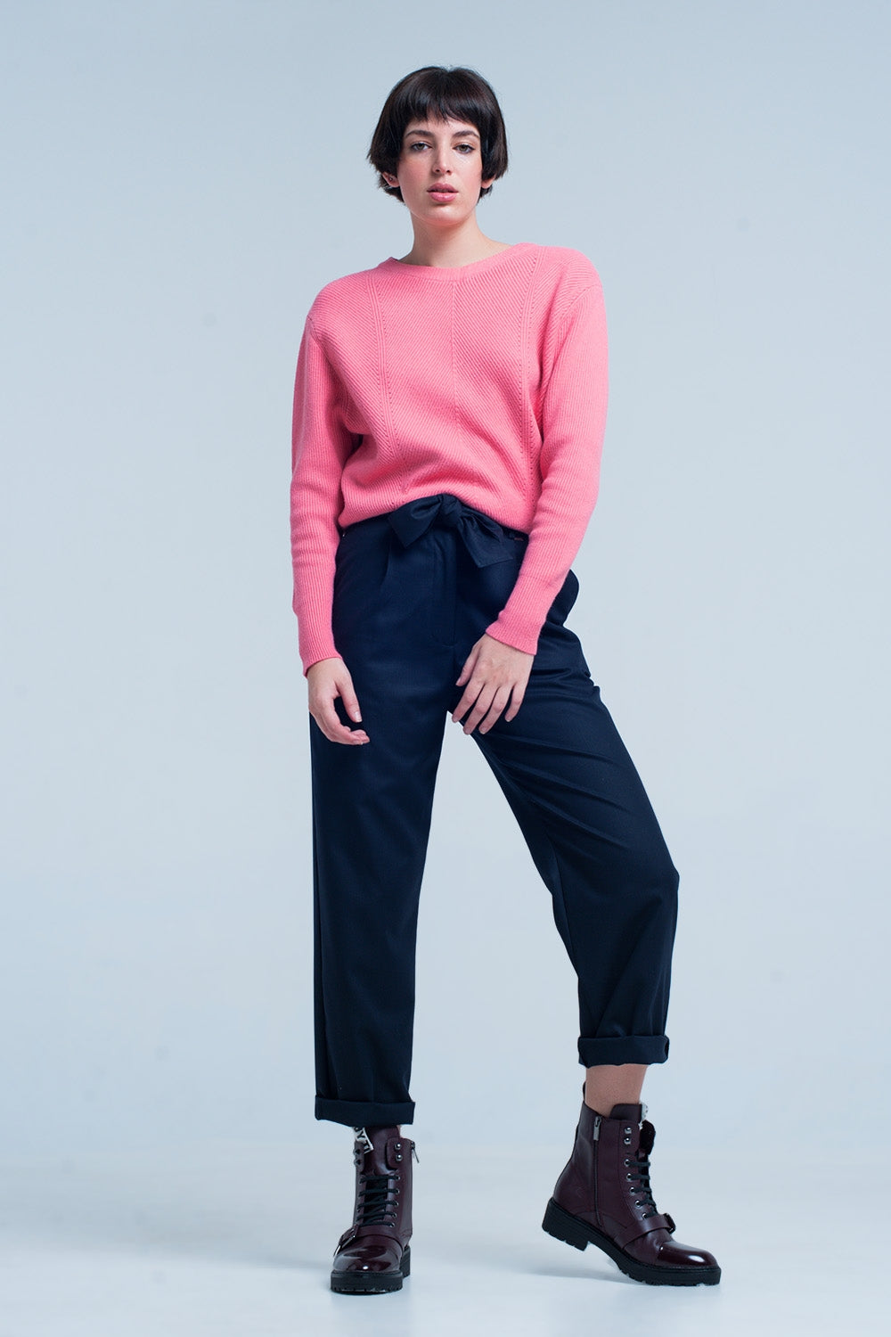 Camisola texturizada rosa com gola redonda motivo listrado