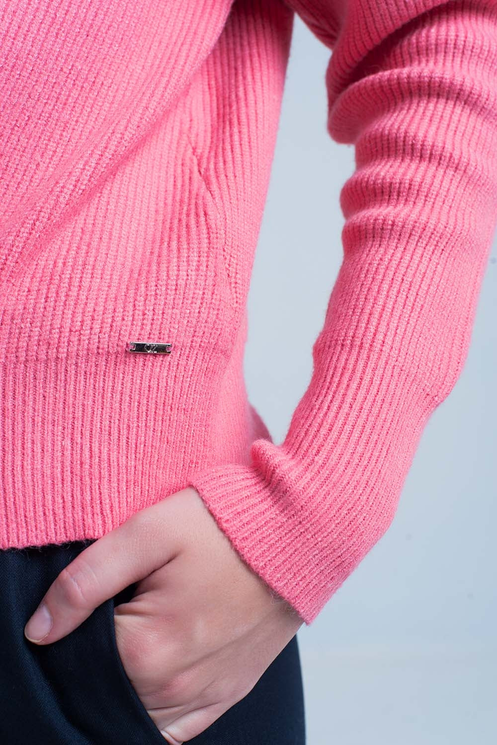 Camisola texturizada rosa com gola redonda motivo listrado