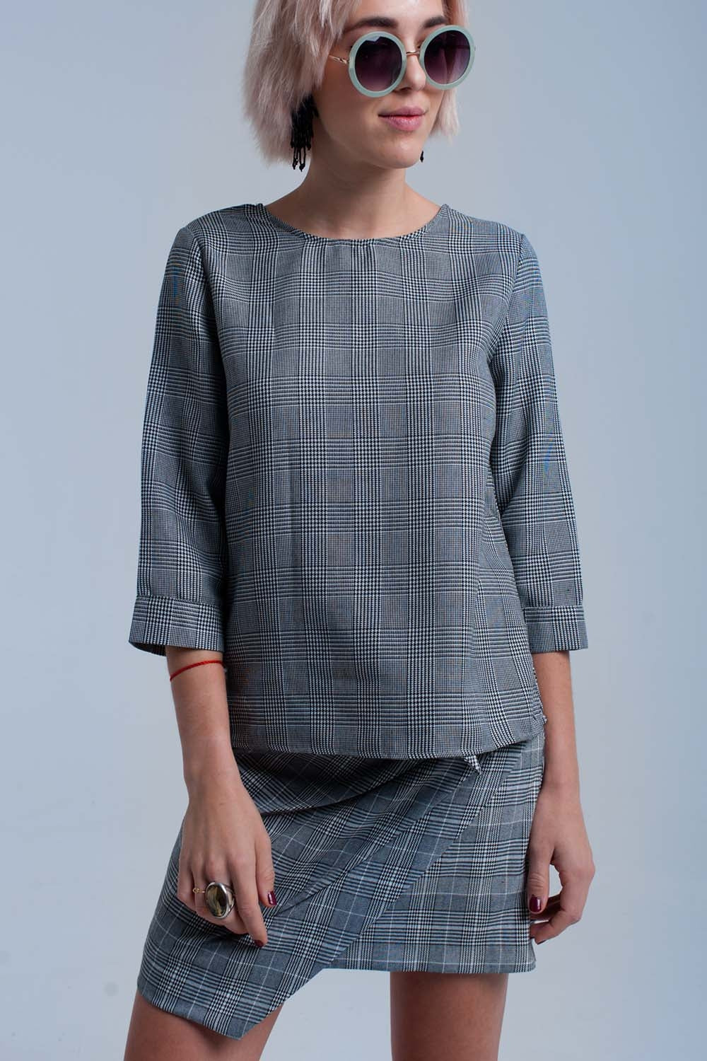 Top padrão de tartan cinza com fitas