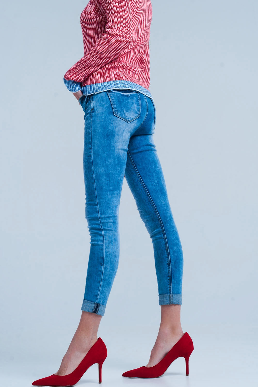 Calça de ganga skinny desgatada com estampa de leopardo