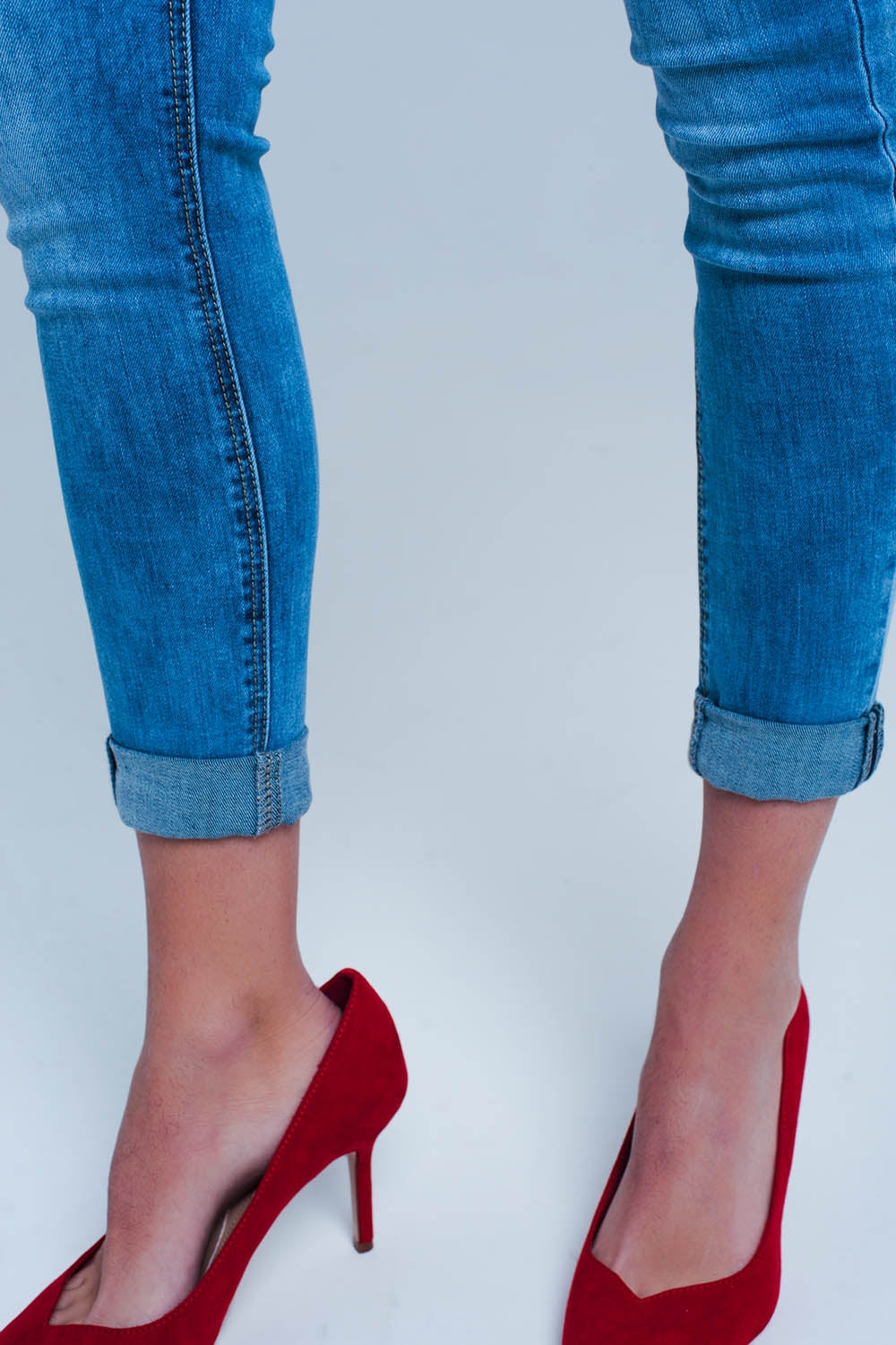 Calça de ganga skinny desgatada com estampa de leopardo