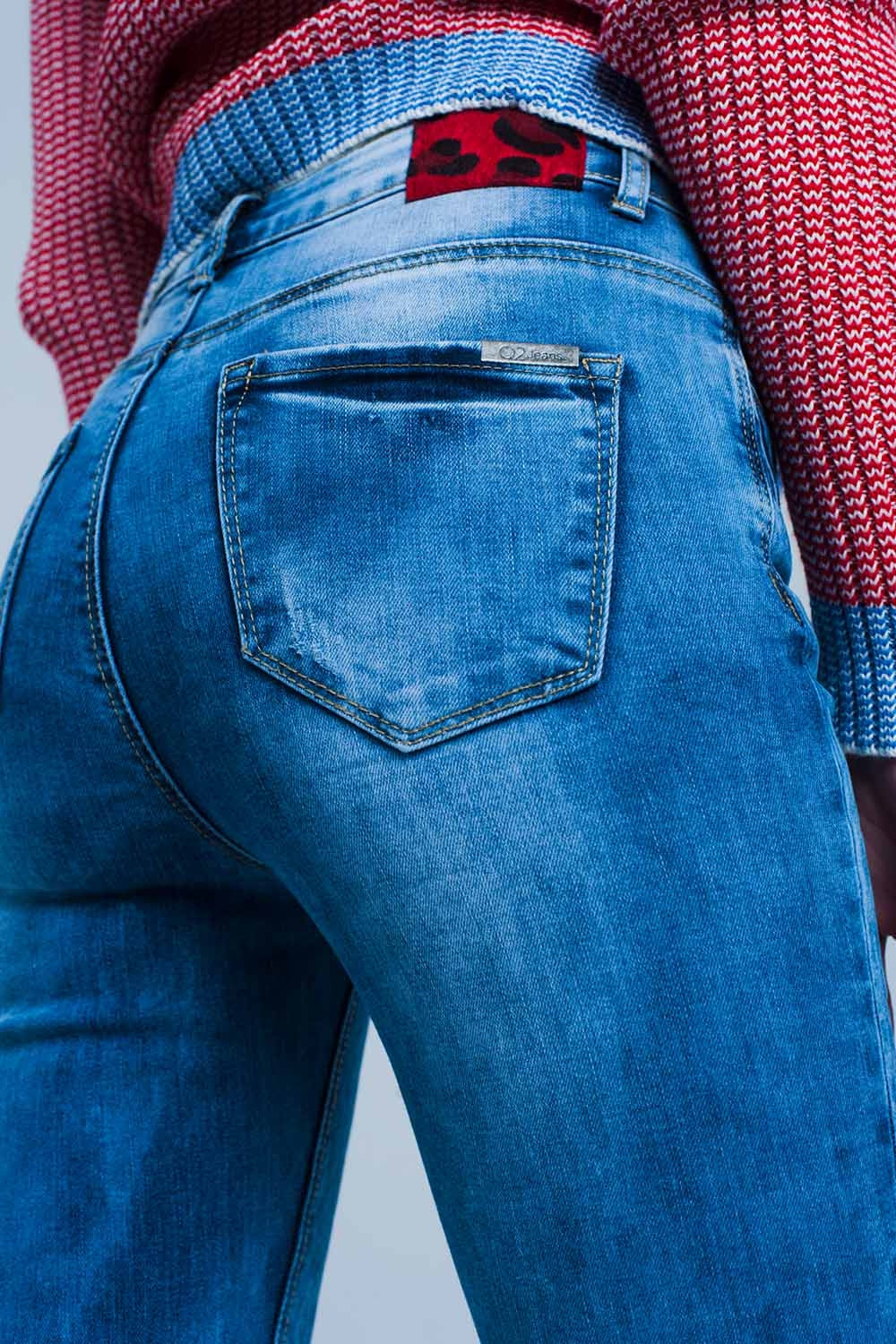Calça de ganga skinny desgatada com estampa de leopardo