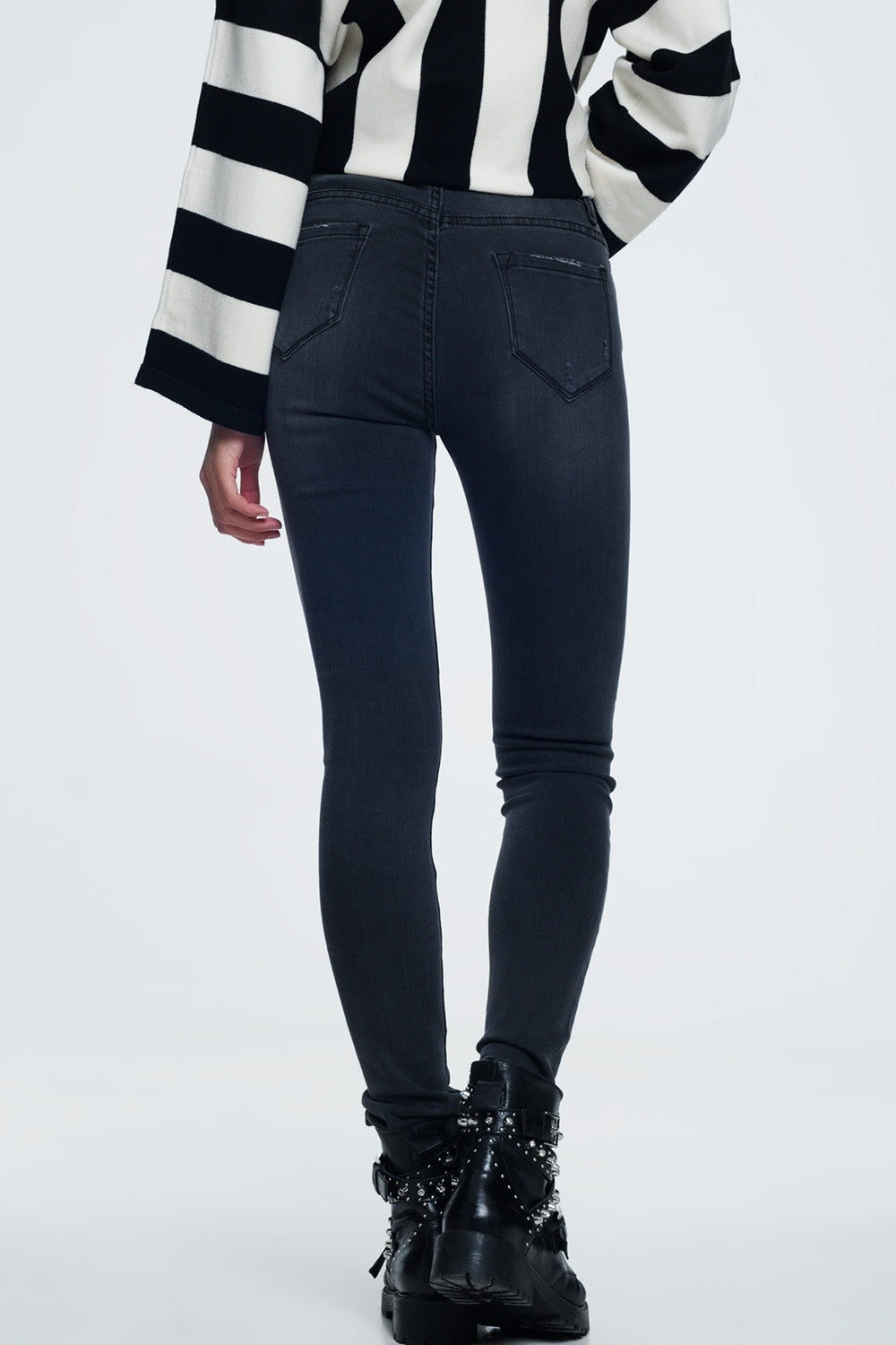 Jeans skinny angustiado em preto
