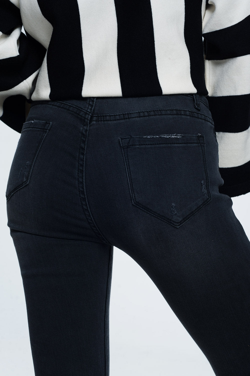 Jeans skinny angustiado em preto