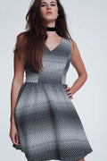Vestido skater com alças pretas