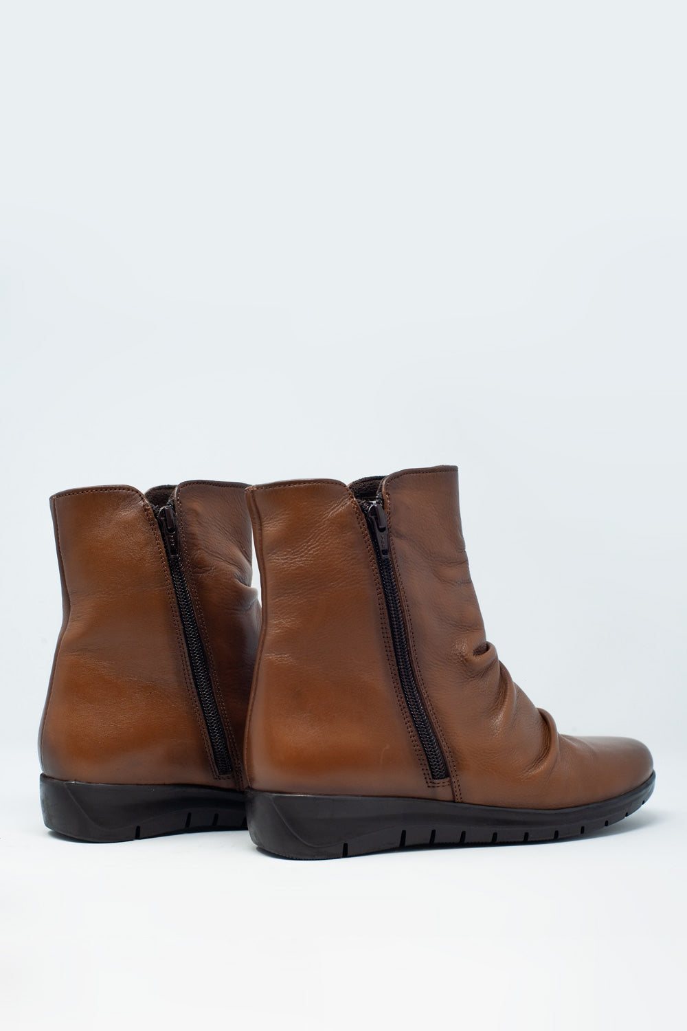Botas baixas de couro marrom