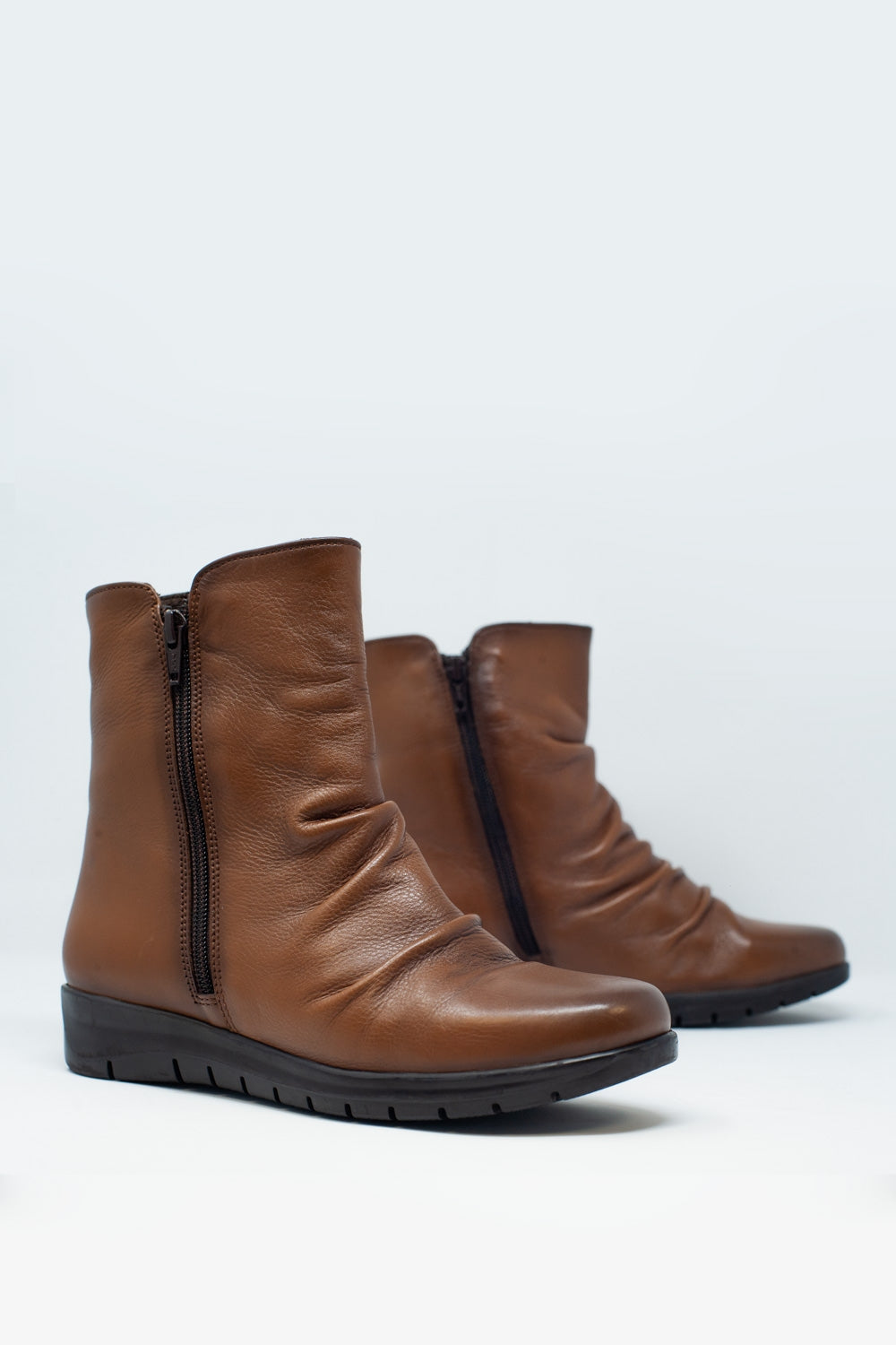 Botas baixas de couro marrom