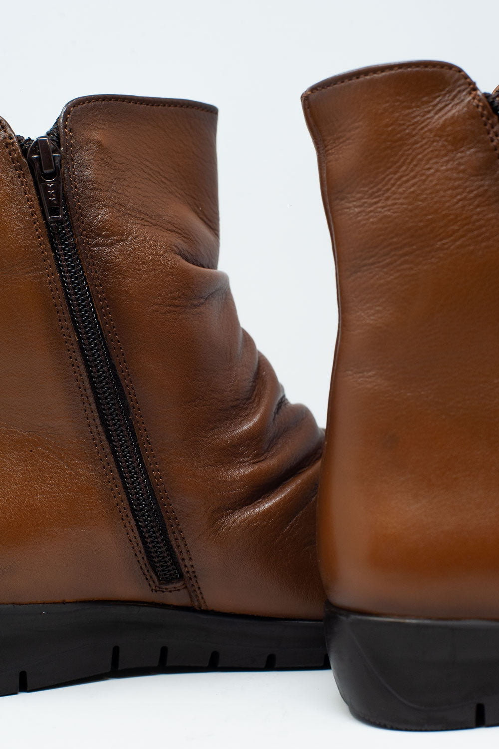 Botas baixas de couro marrom