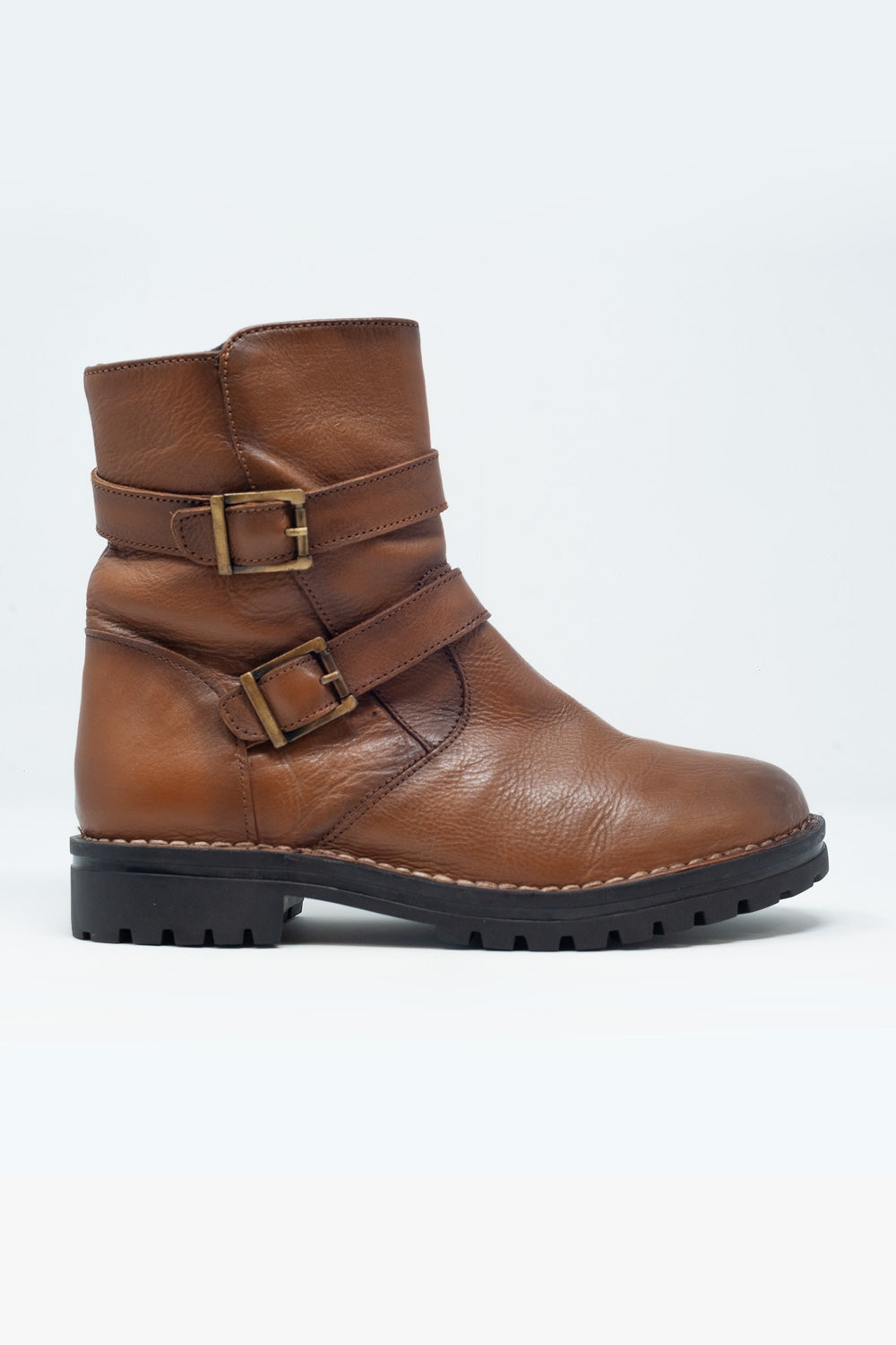 Botins marrom com fivela