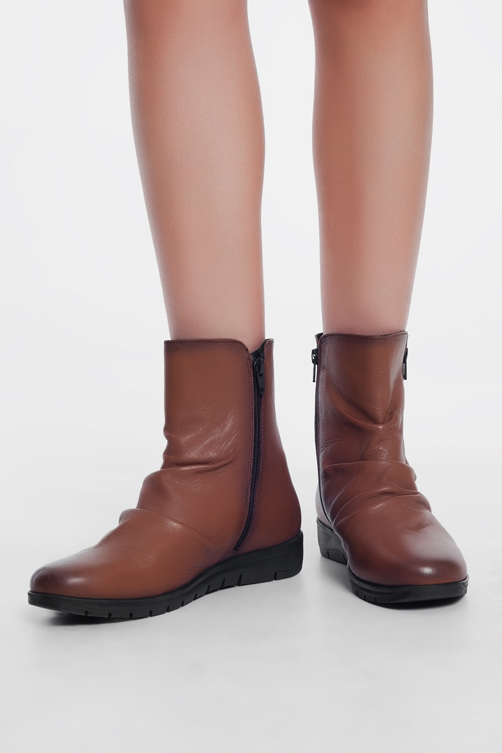 Botas baixas de couro marrom
