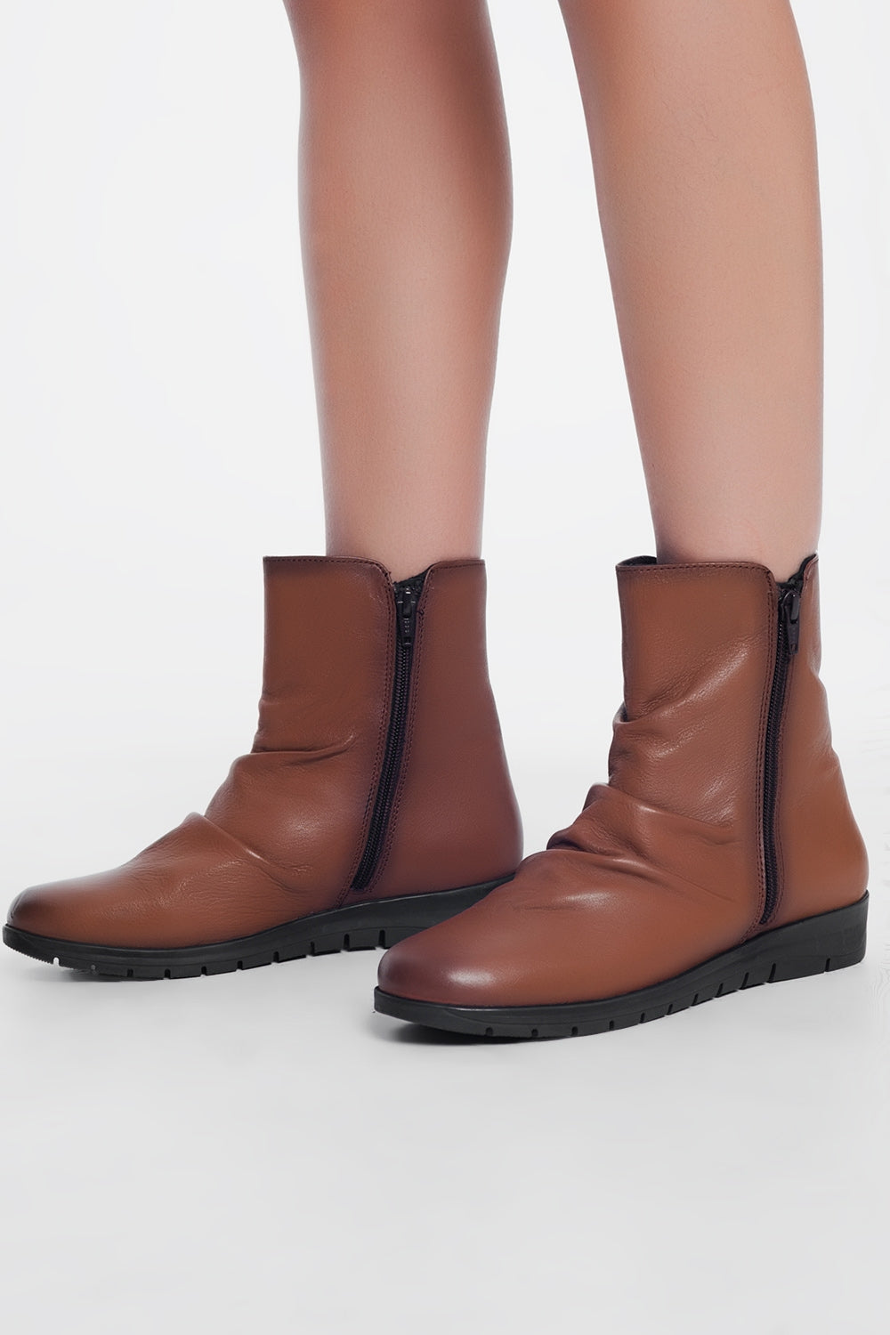 Botas baixas de couro marrom
