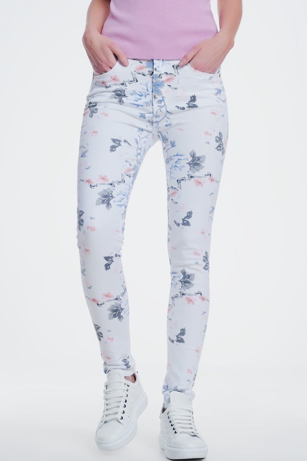 calças skinny branco com estampa floral