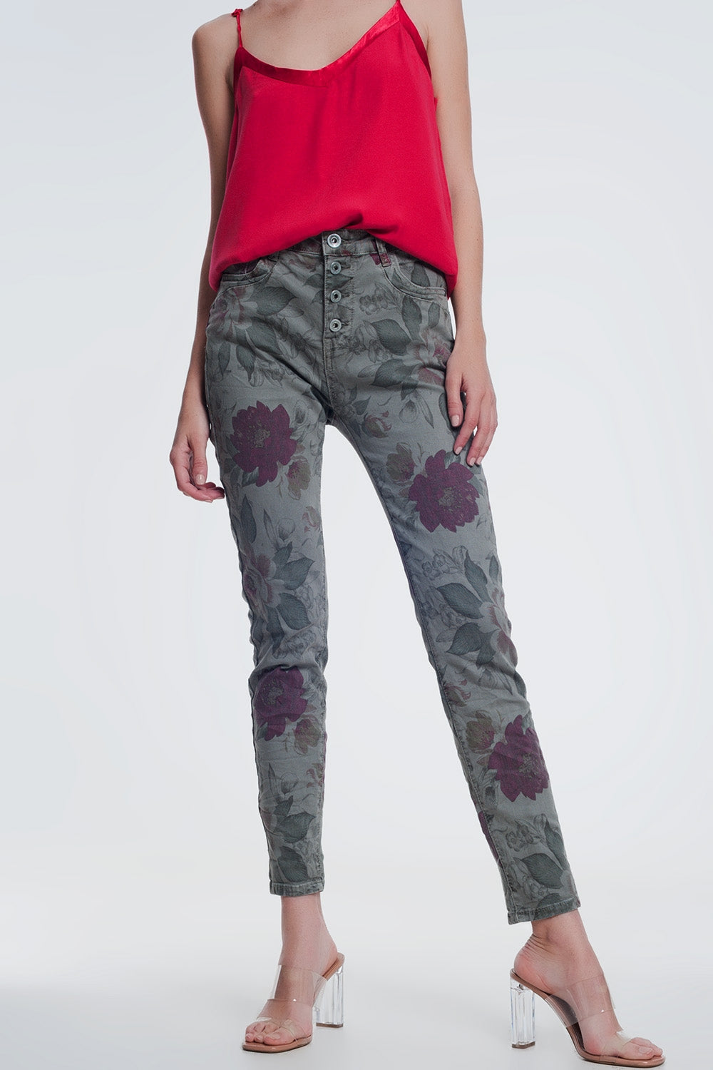 jeans cáqui namorado com estampa floral