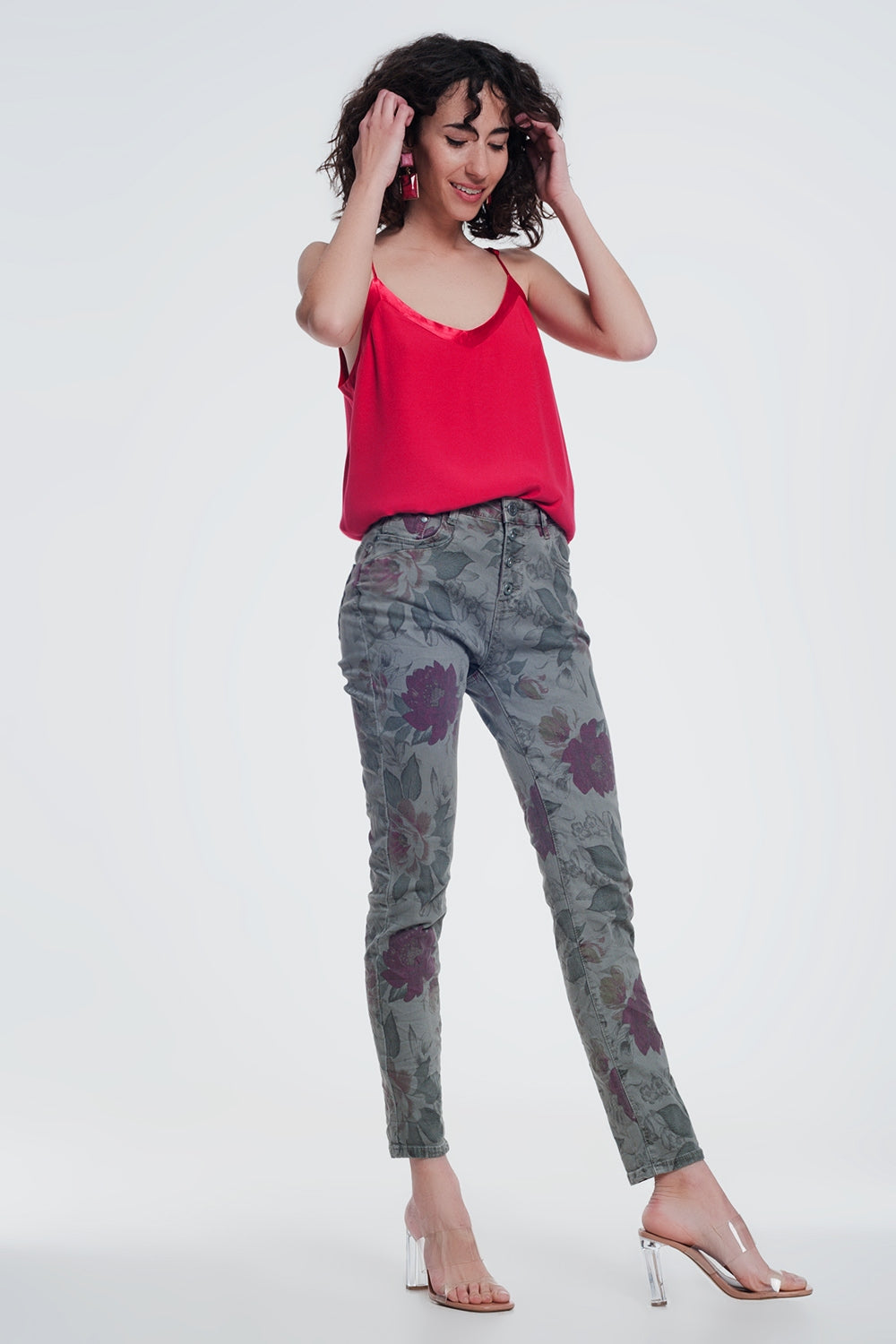 jeans cáqui namorado com estampa floral