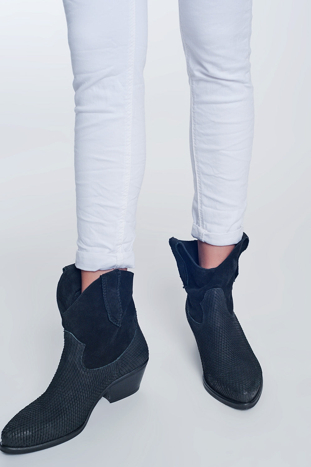 Calças skinny de cintura alta em branco