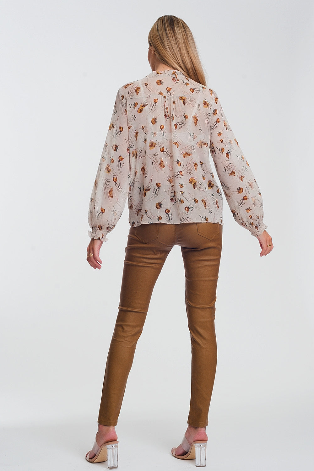 calças skinny revestidas em camel