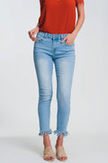 Calças de ganga skinny azul claro com borda desfiada