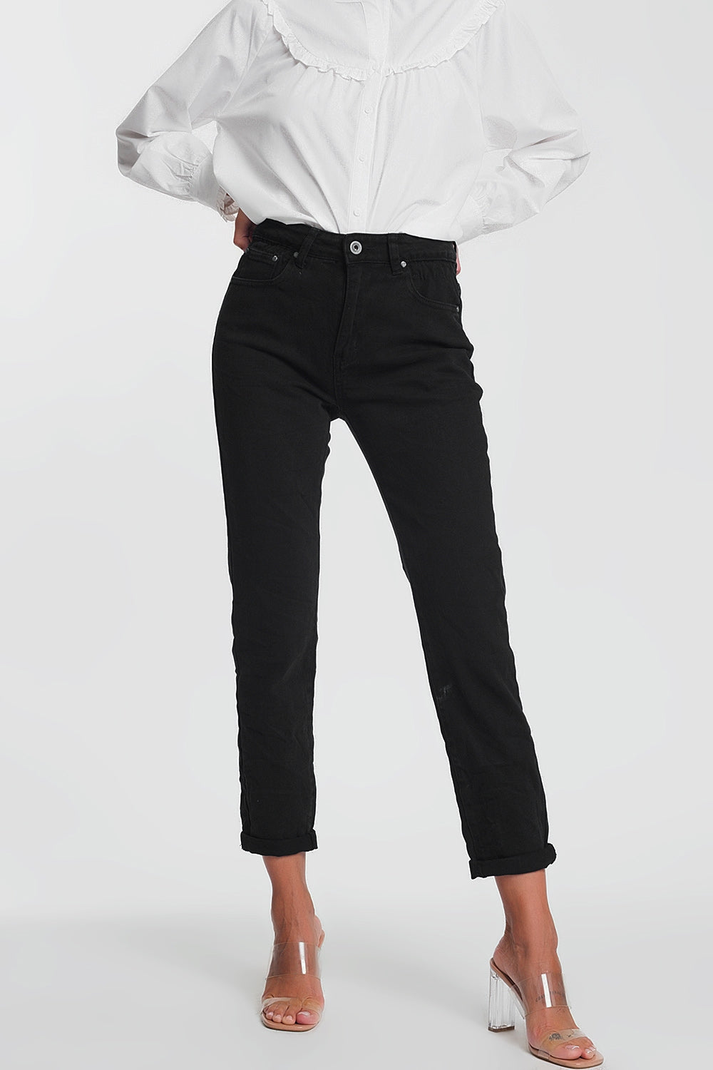 Jeans pretos retos de cintura alta