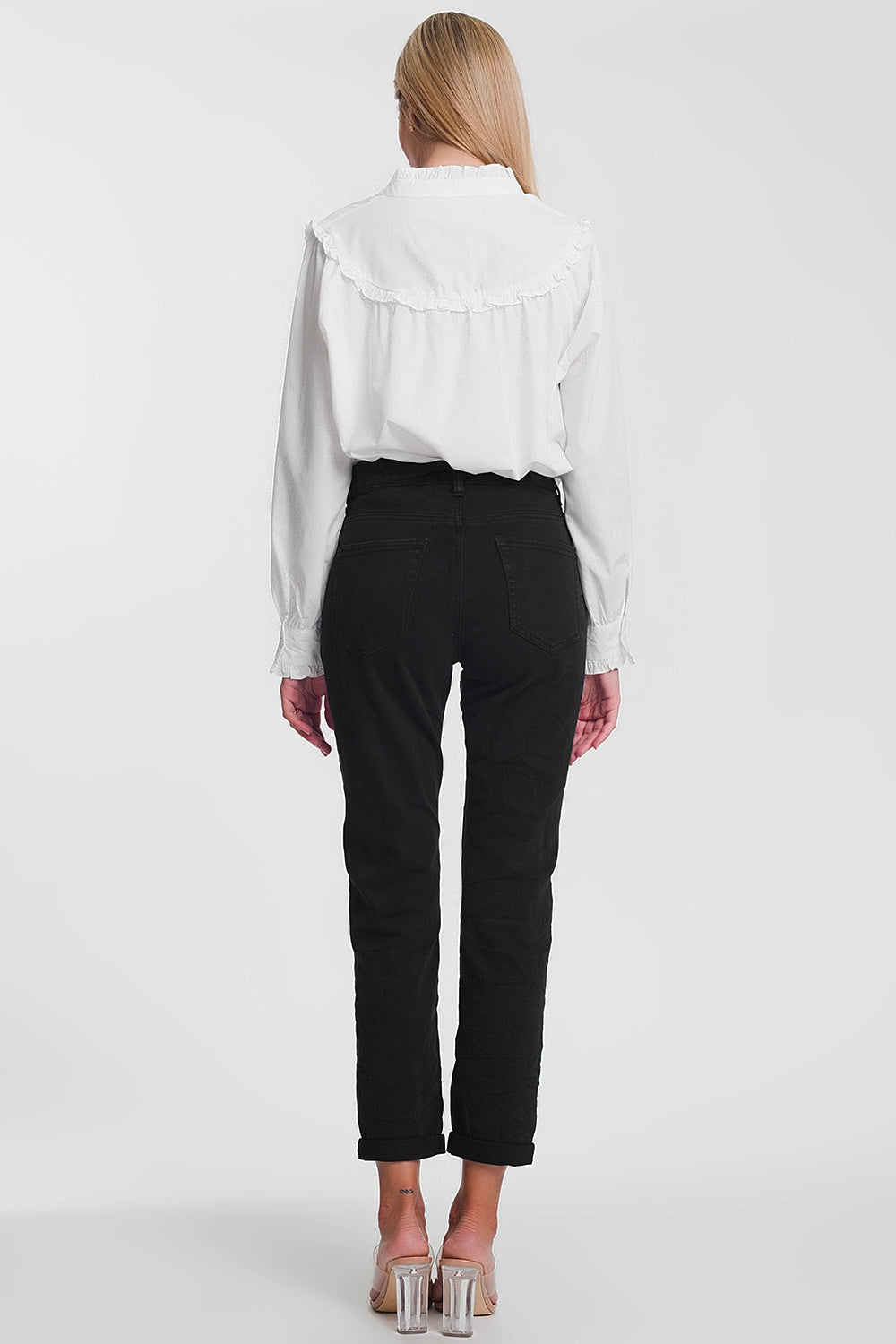 Jeans pretos retos de cintura alta