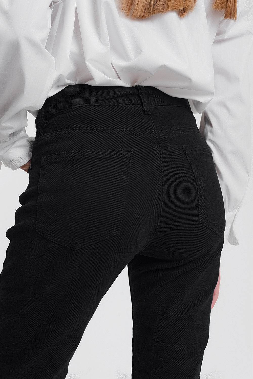 Jeans pretos retos de cintura alta