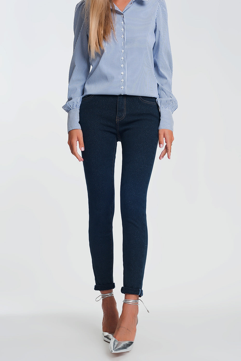Jeans de cintura alta com lavagem escura