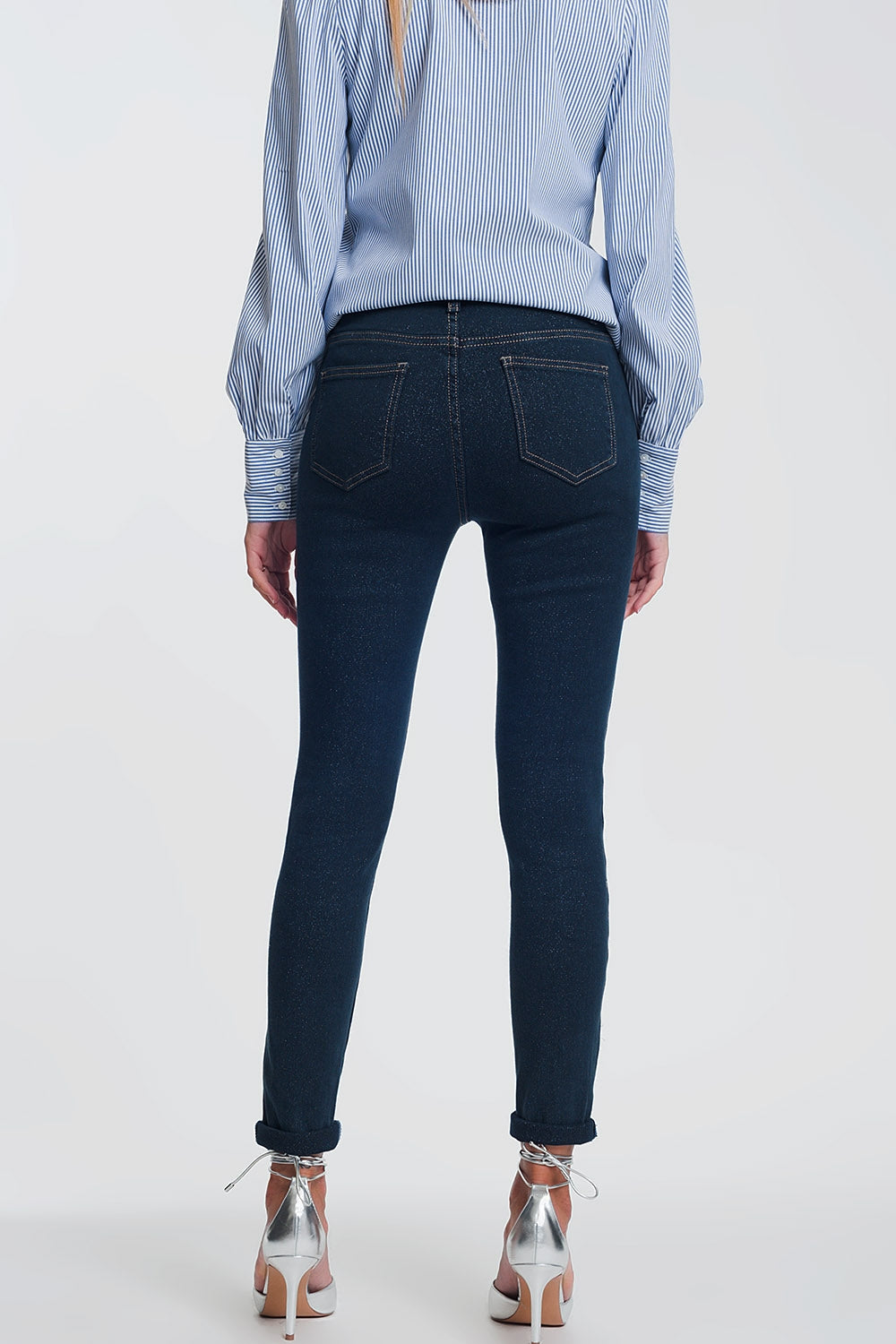 Jeans de cintura alta com lavagem escura