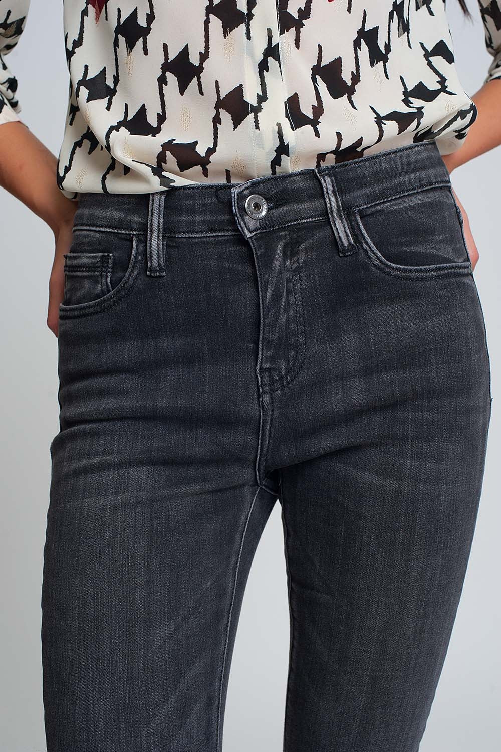 Calças de ganga skinny de alta ascensão em preto lavado