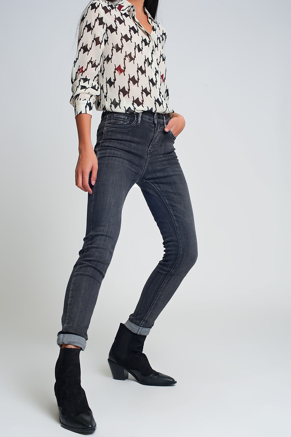 Calças de ganga skinny de alta ascensão em preto lavado