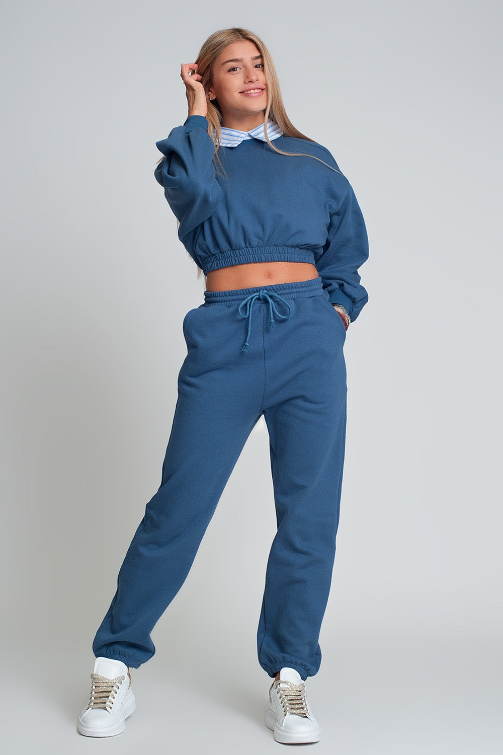 Camisola desportiva curta em azul