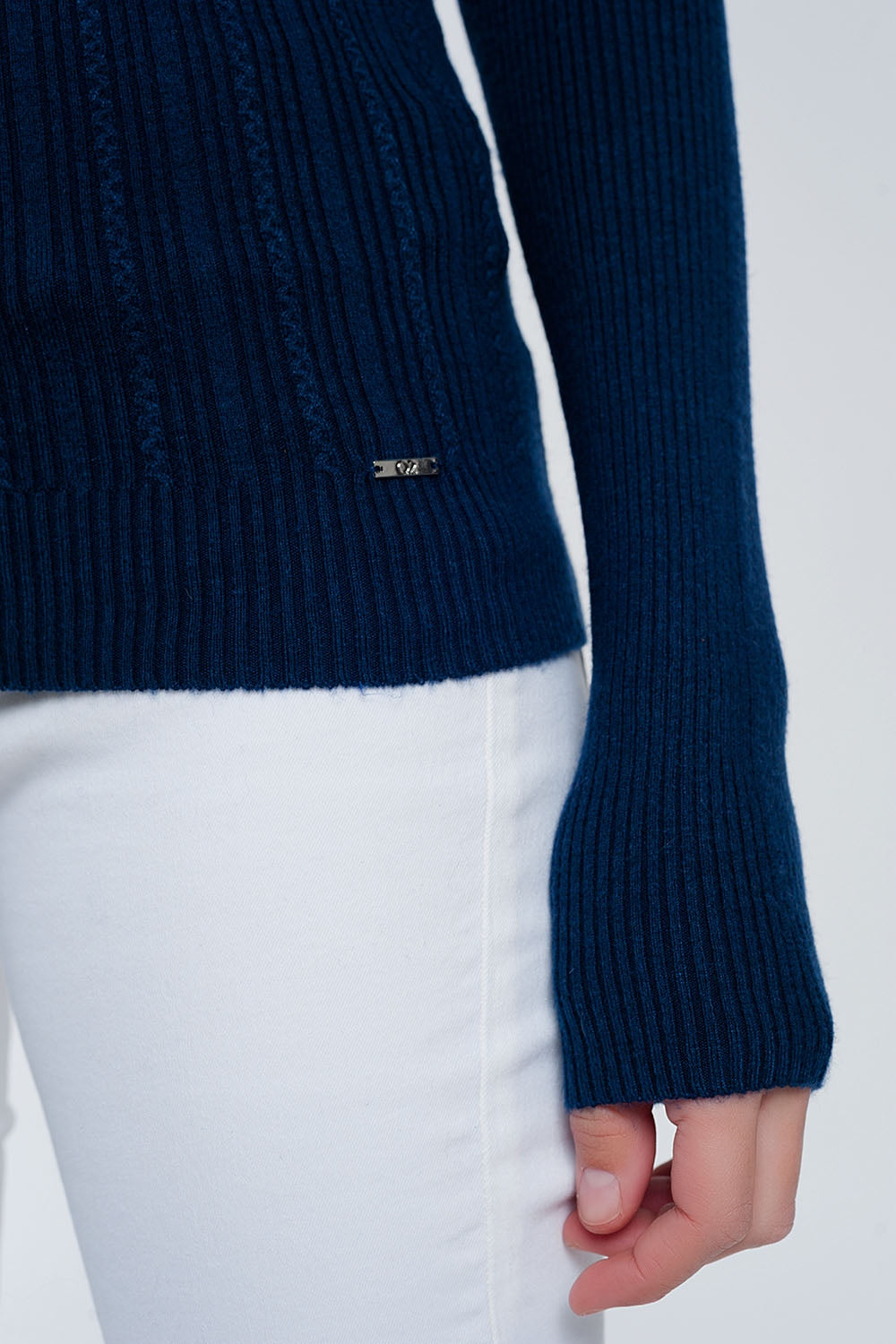 Camisola canelado de gola redonda em azul marinho