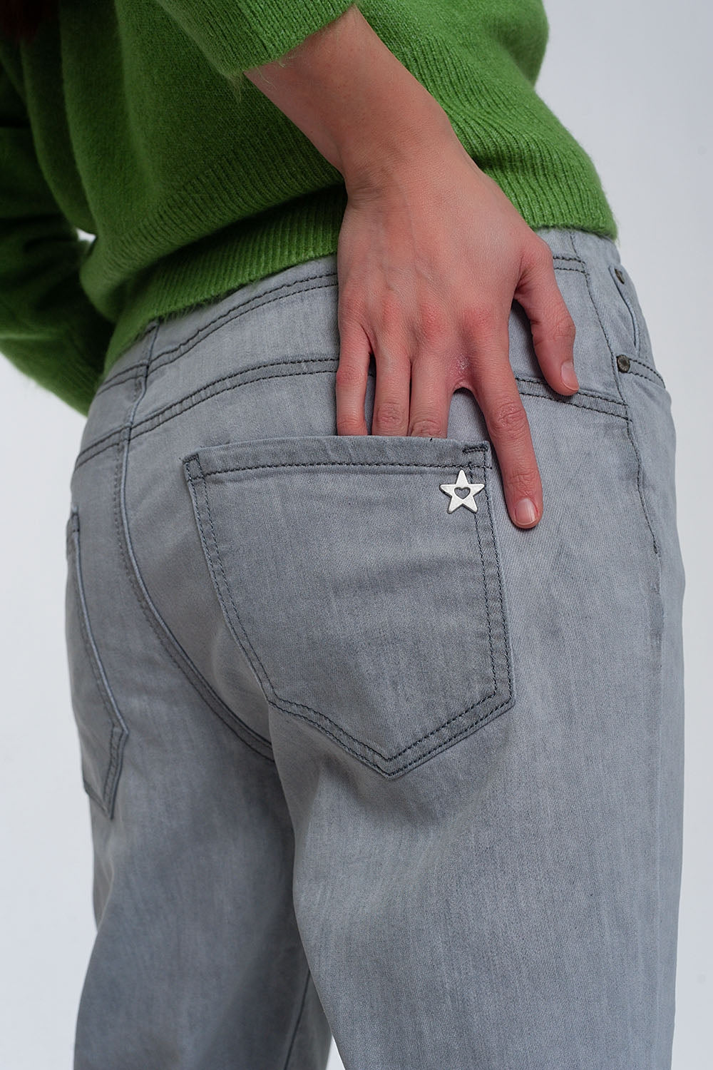 Calças de ganga jogger leves em cinzento