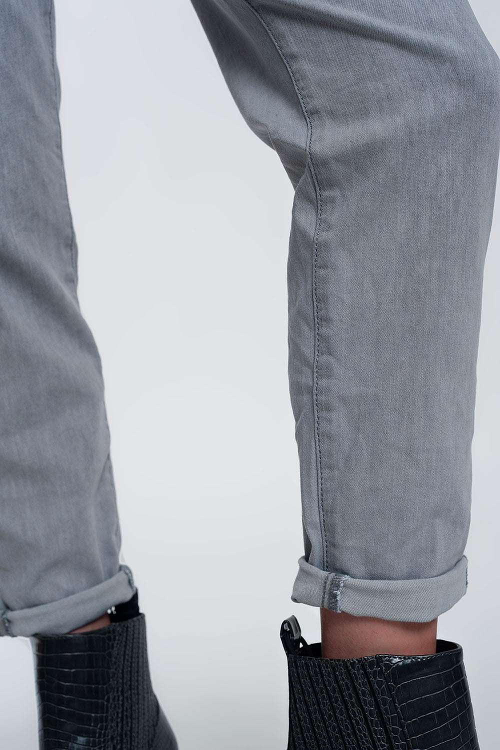 Calças de ganga jogger leves em cinzento