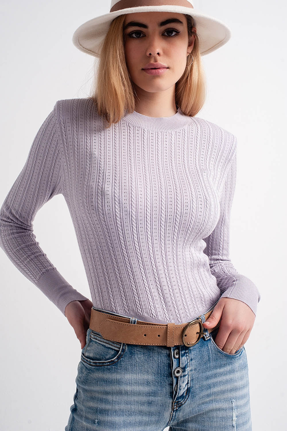Camisola cor lilás com almofadas de ombro