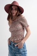 Top com decote Bardot e estampa floral