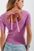 Camisola rosa trabalhada com nó nas costas