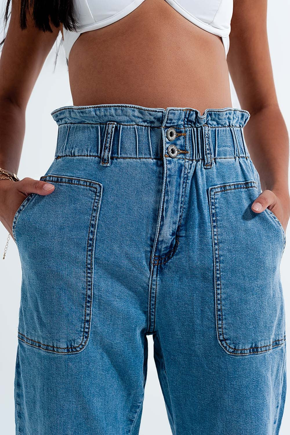 Calças de ganga Mom médias azul com cintura de saco de papel