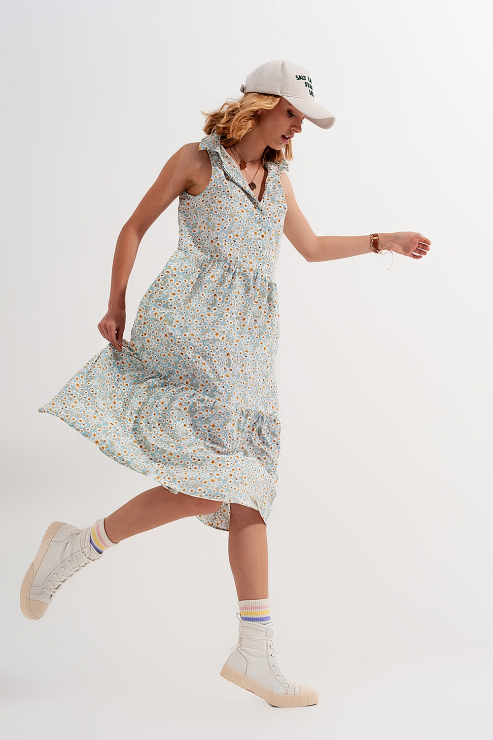 Vestido de camisa sem mangas com estampa floral azul