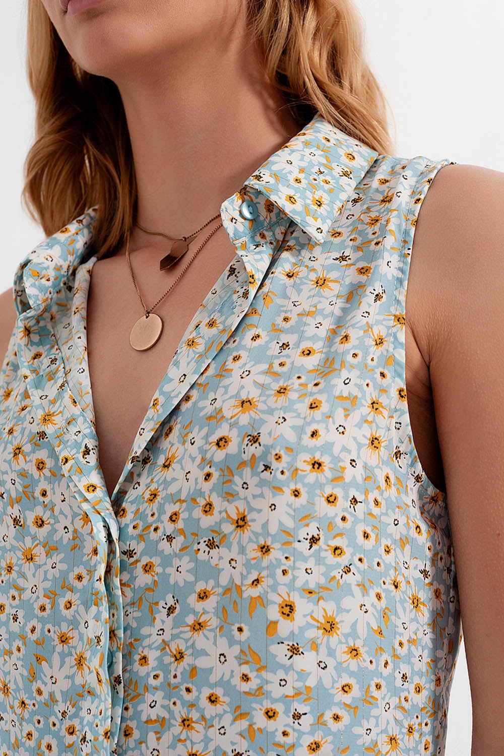Vestido de camisa sem mangas com estampa floral azul